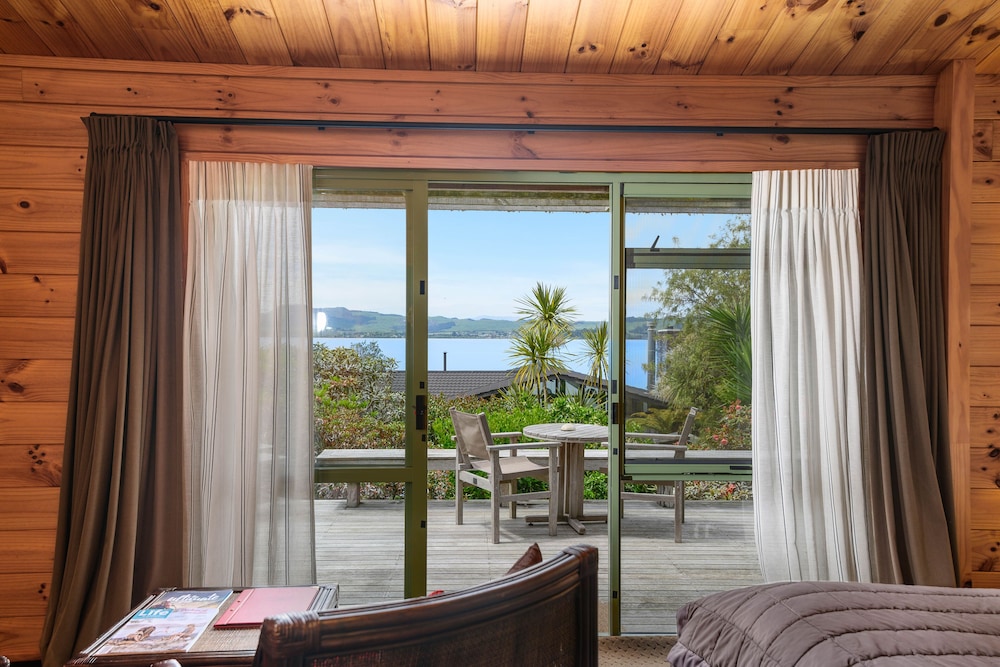 Lodge Room, 1 Bedroom, Ensuite, Lake View