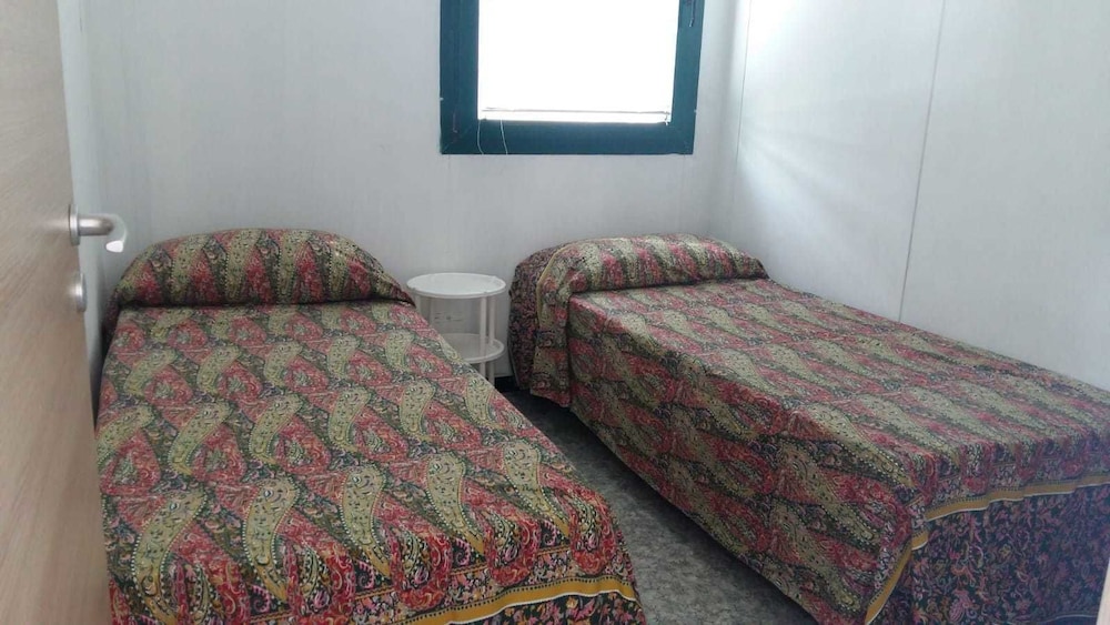Mobile Home, 2 Bedrooms photo 1