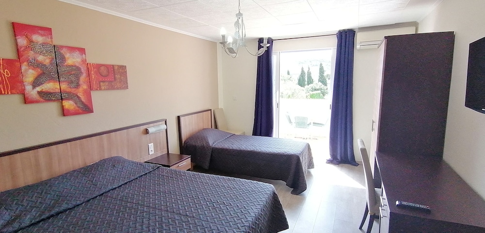 Standard Triple Room, Ensuite (Triple) - Photo 3