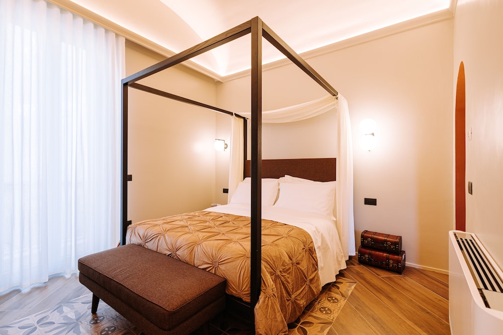 Superior Suite - Photo 3