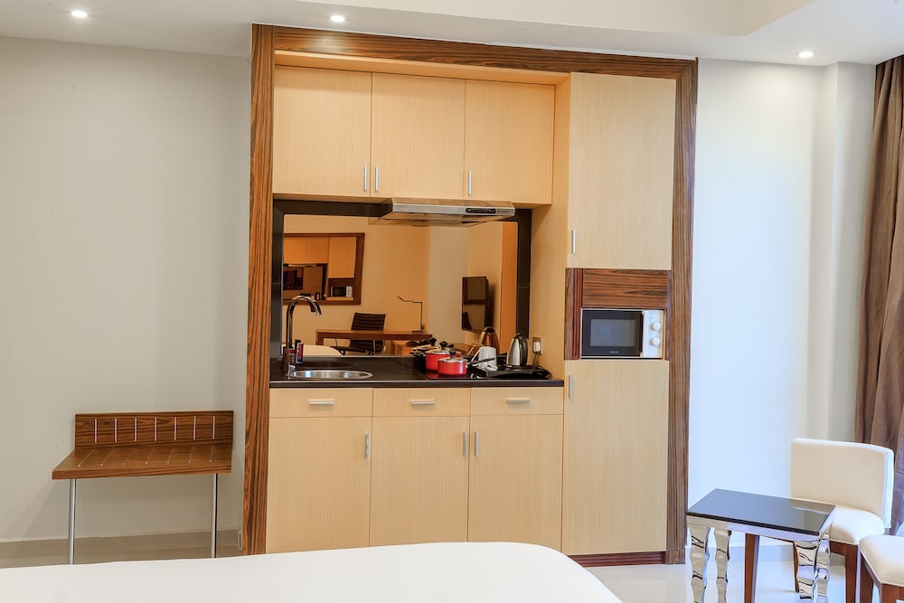 Premier Apartment, 2 Queen Beds, Ocean View - Photo 3