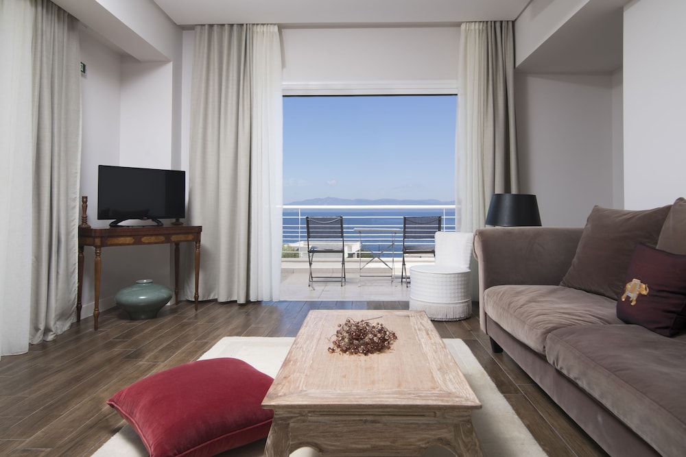 Exclusive Suite - 1 Bedroom with Private Pool photo 2