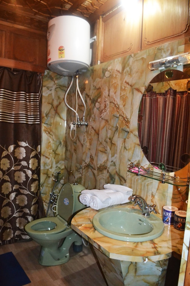 Premier Room - Photo 10