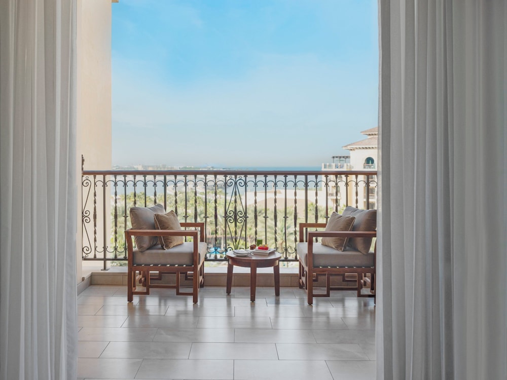 Suite, 1 King Bed, Sea View (Jumeirah) - Photo 3