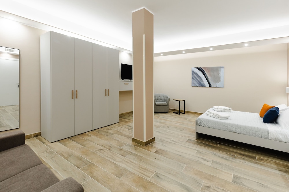 Deluxe Triple Room photo 2