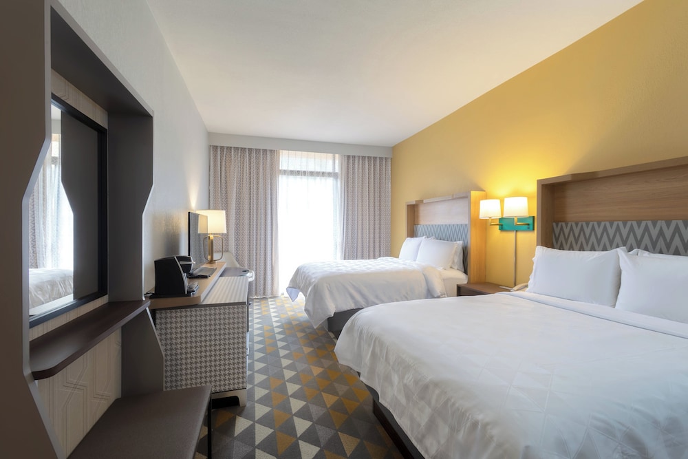 Standard Room, 2 Queen Beds, Microwave