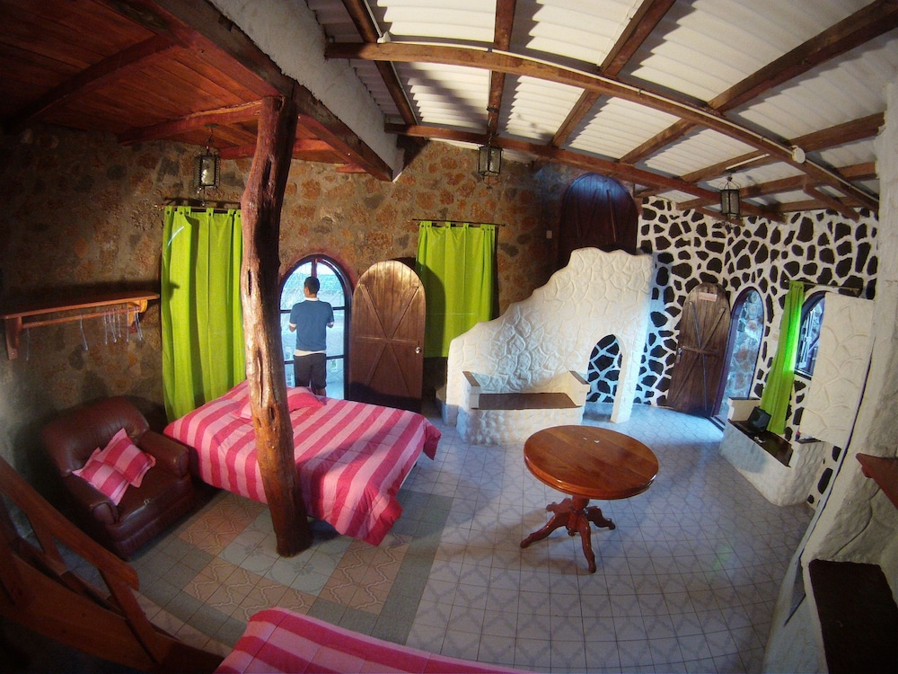 Design Triple Room, 2 Bedrooms, Balcony, Courtyard View photo 1