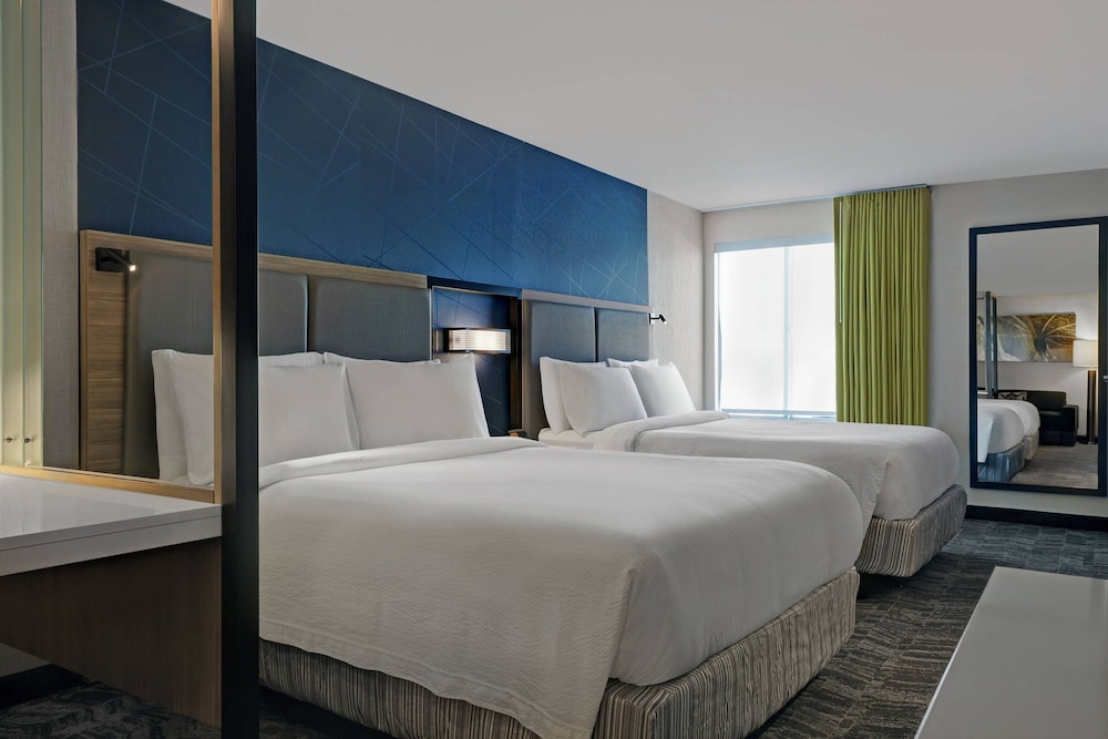Suite, Multiple Beds - Photo 5