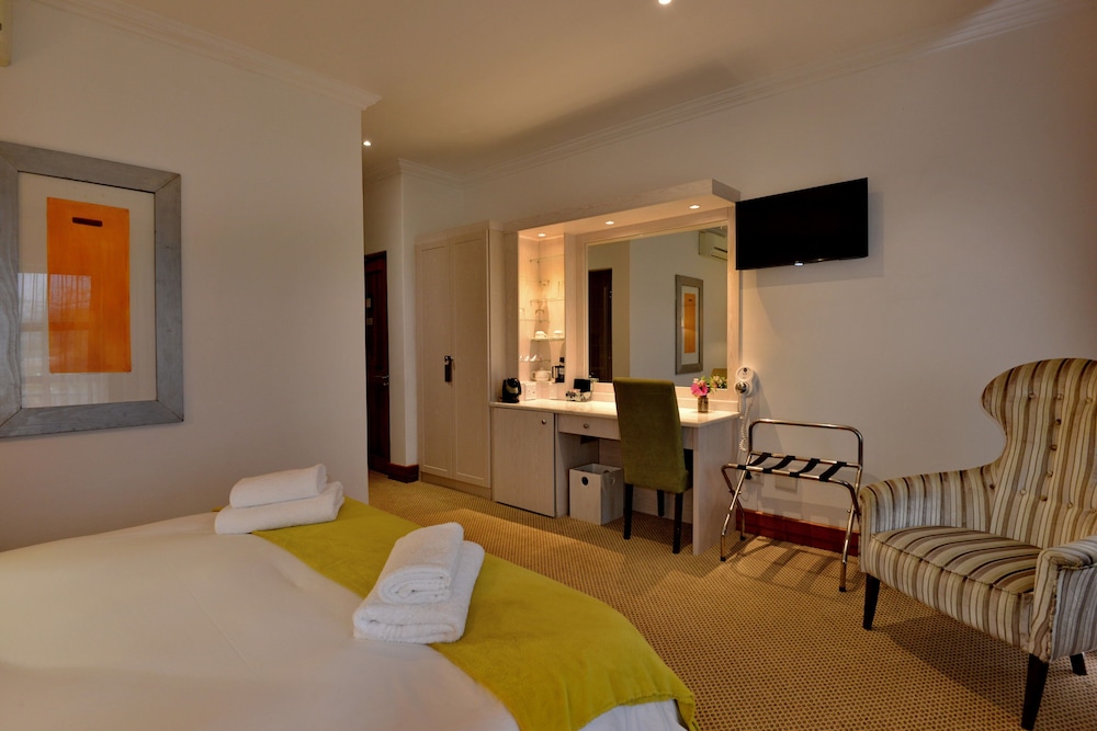 Superior Double or Twin Room, Balcony, Mountain View photo 2