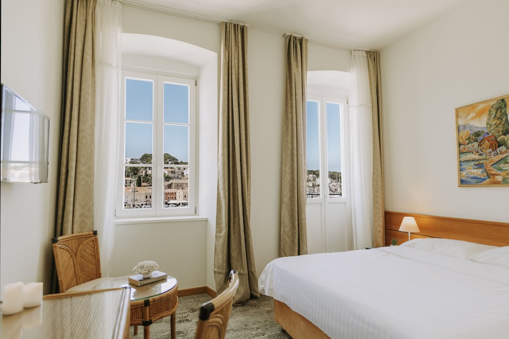 Superior Double Room with Sea View and Balcony photo 3