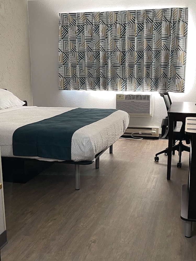 Standard Room, 1 Queen Bed, Non Smoking