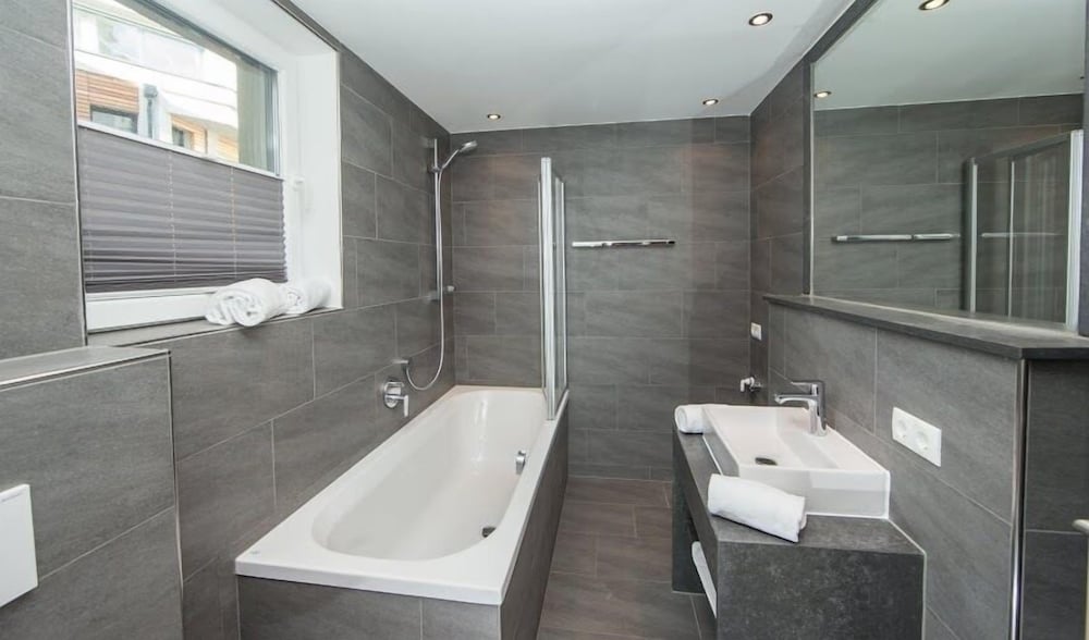 Apartment, 2 Bedrooms, Balcony, Ground Floor (Cleaning Fee: EUR 110,00) photo 2