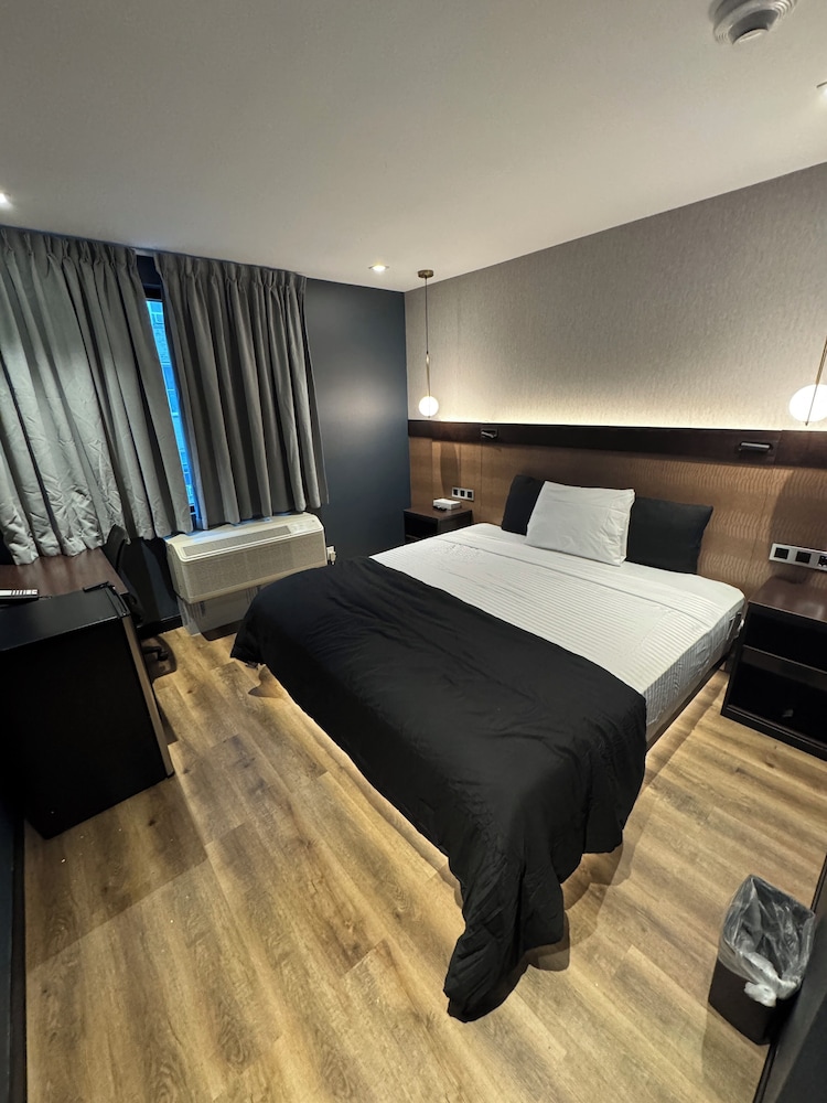 Deluxe Single Room photo 3