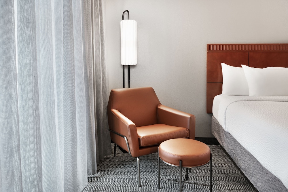 Suite, 1 Bedroom, Balcony photo 3