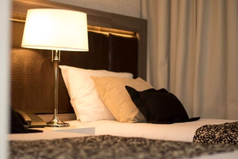 Standard Double Room, 2 Twin Beds photo 3