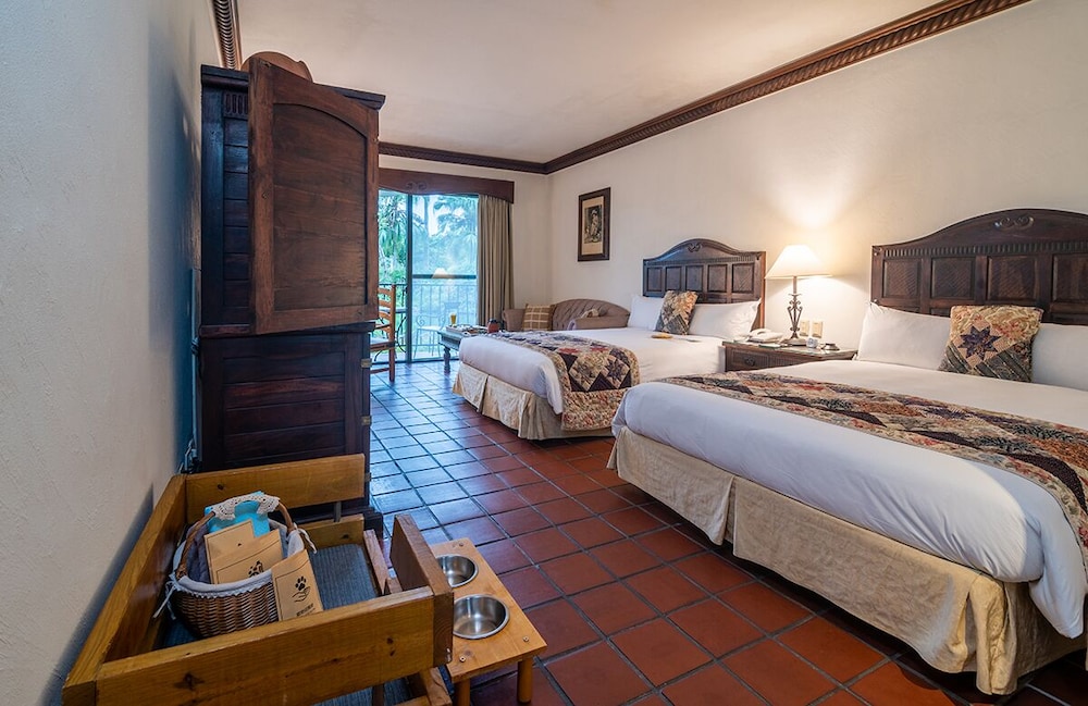 Deluxe Twin Room (Pet Friendly)