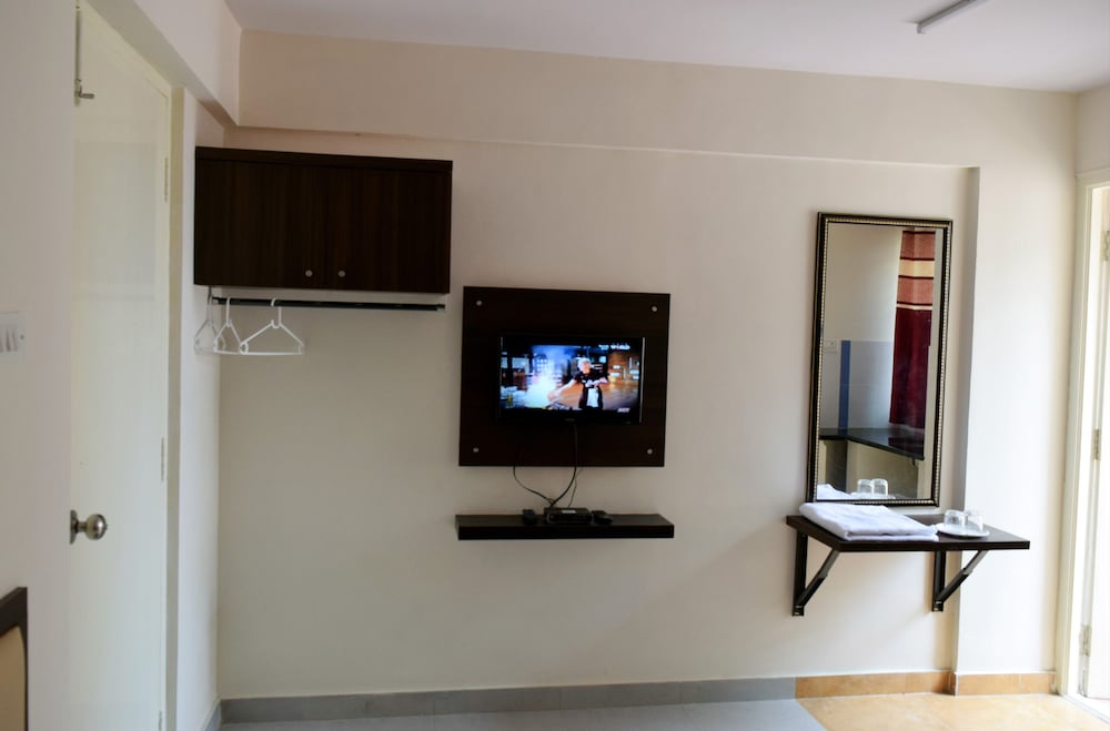Standard Double Room, 1 Queen Bed, Accessible, Garden View photo 3