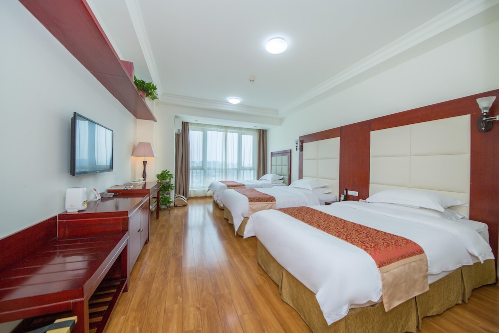 Family Room, City View