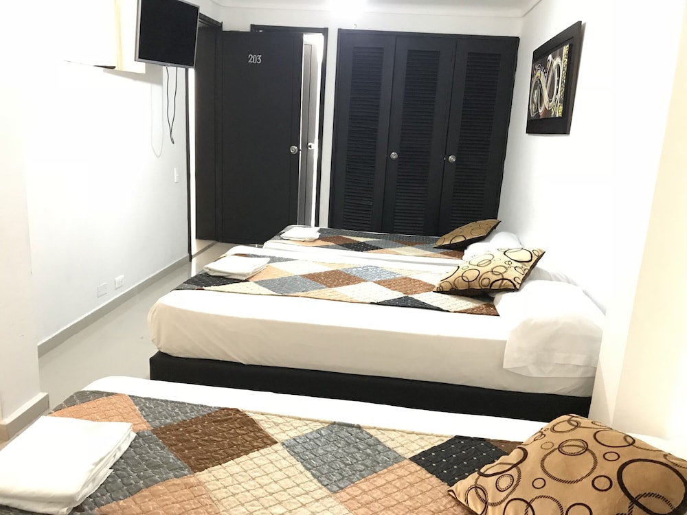 Grand Room, Multiple Beds