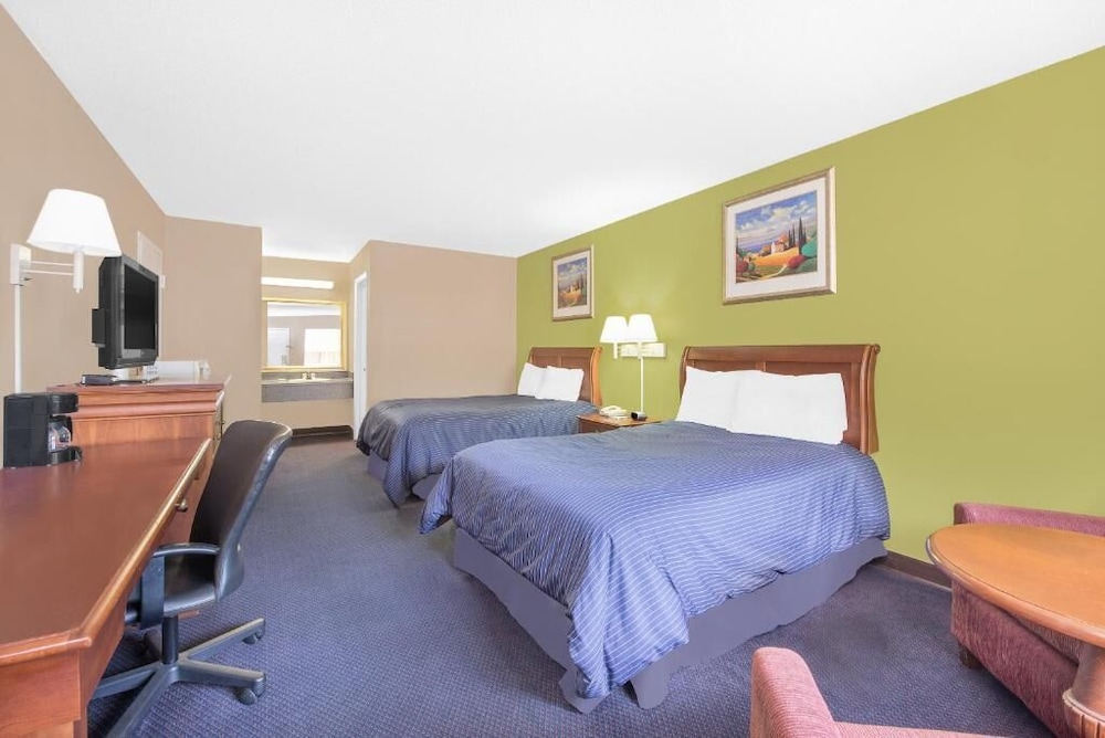 Room, 2 Double Beds, Non Smoking, Refrigerator & Microwave - Photo 2