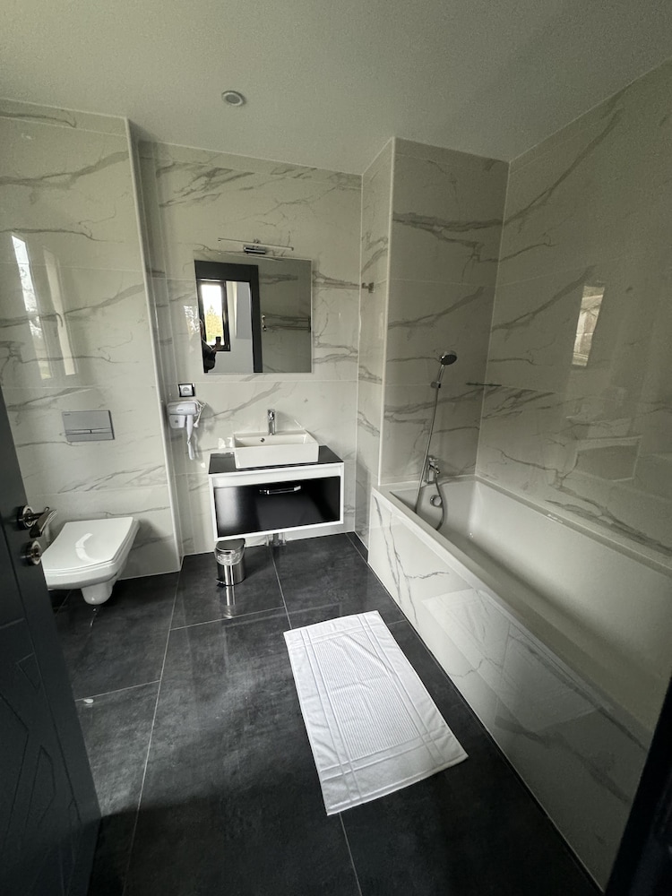 Deluxe Room, 1 Double Bed photo 2