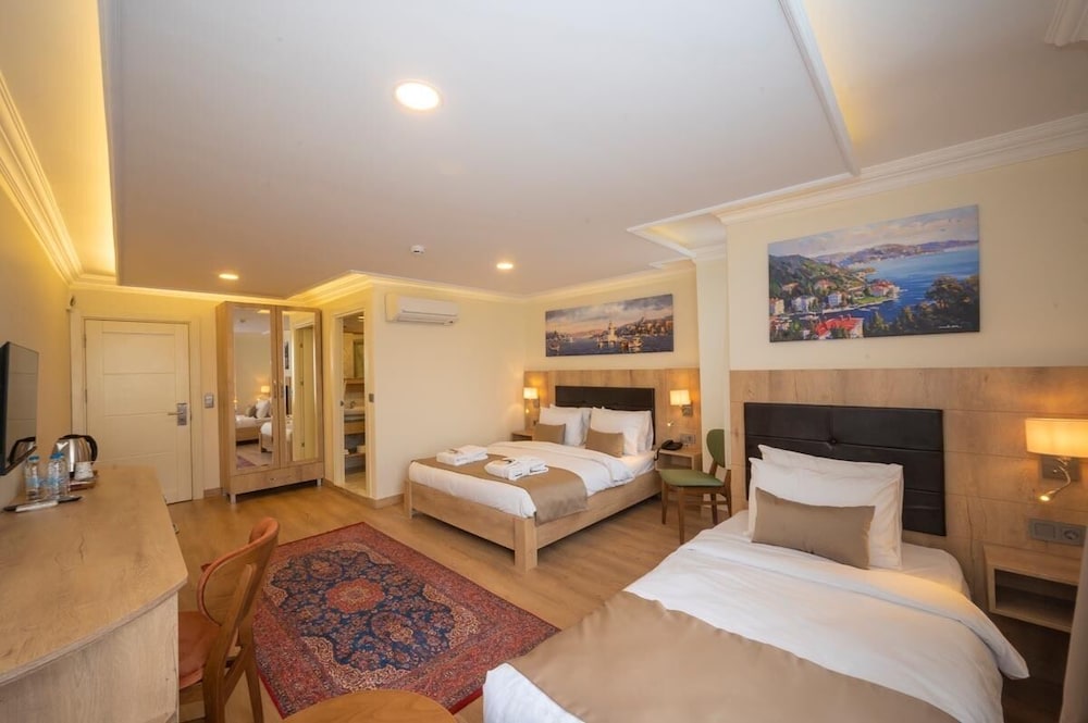Family Quadruple Room photo 2