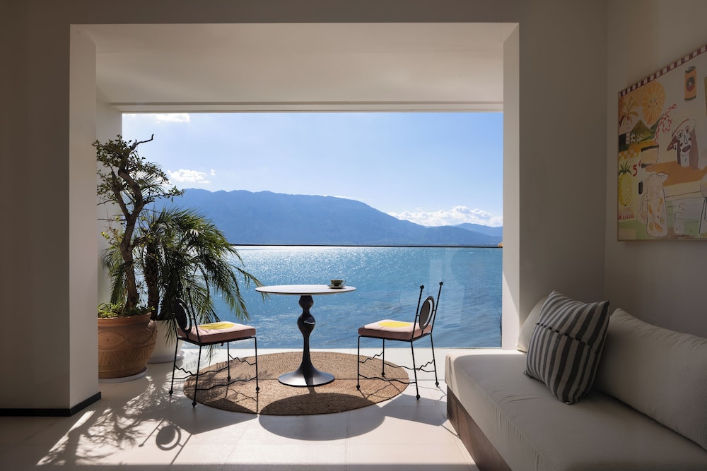 Luxury Suite, Patio, Sea View