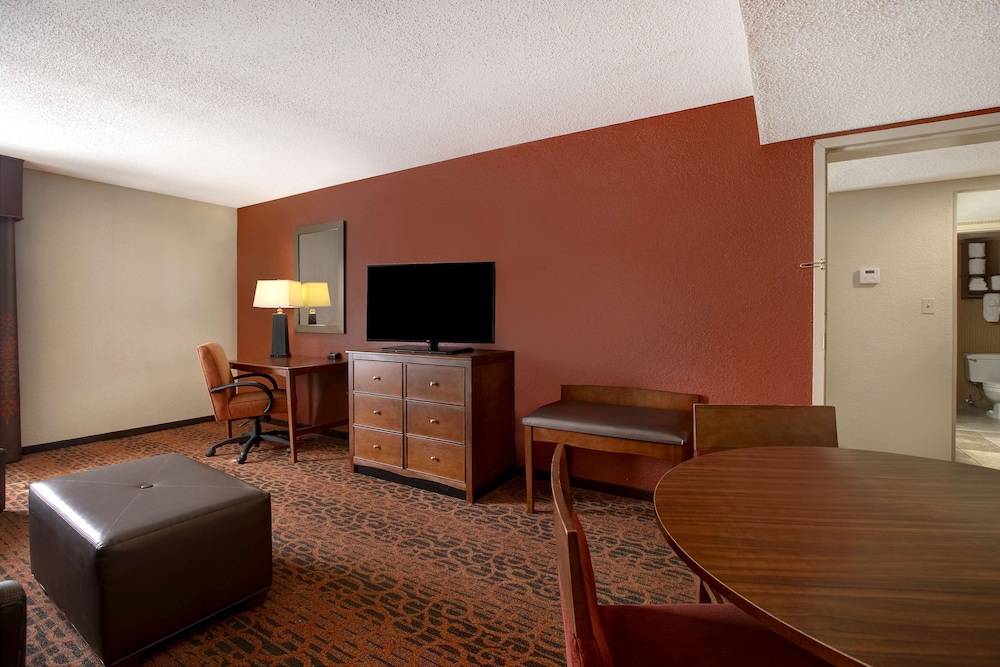 Suite, 1 King Bed, Accessible, Refrigerator & Microwave (Bathtub) - Photo 1