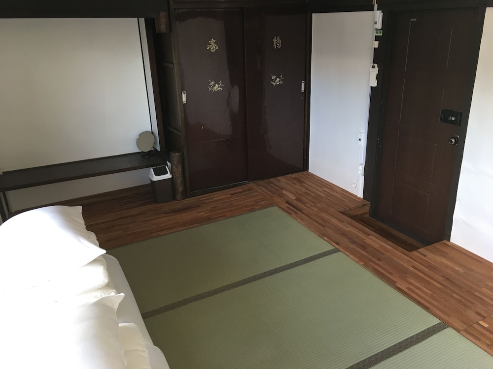 Room (3 Person Ondol Room) photo 3