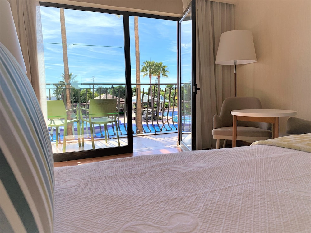 Deluxe Single Room, Pool View - Photo 5