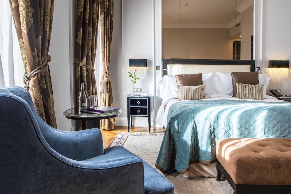 Liberty Classic King Room with One King Bed (Non Smoking)
