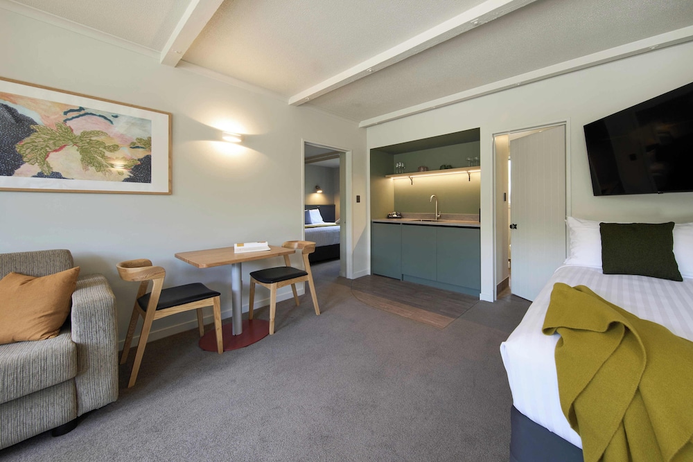 Deluxe Twin Room, 1 Bedroom, Kitchenette, Ground Floor photo 1