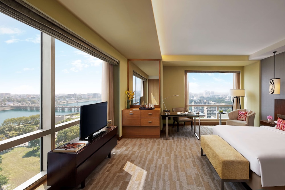 Room, 1 King Bed, River View Room, 1 King Bed, River View