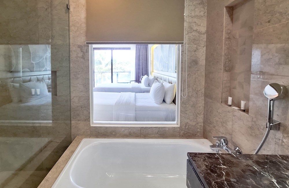 Premier Room - Photo 9