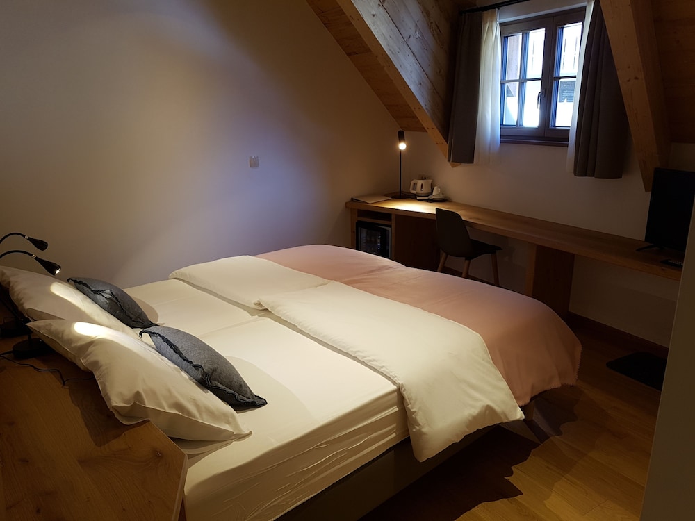 Deluxe Room, Multiple Beds photo 1