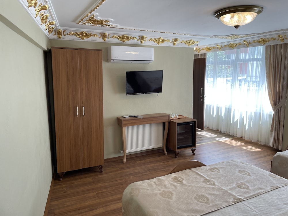 Deluxe Triple Room photo 3
