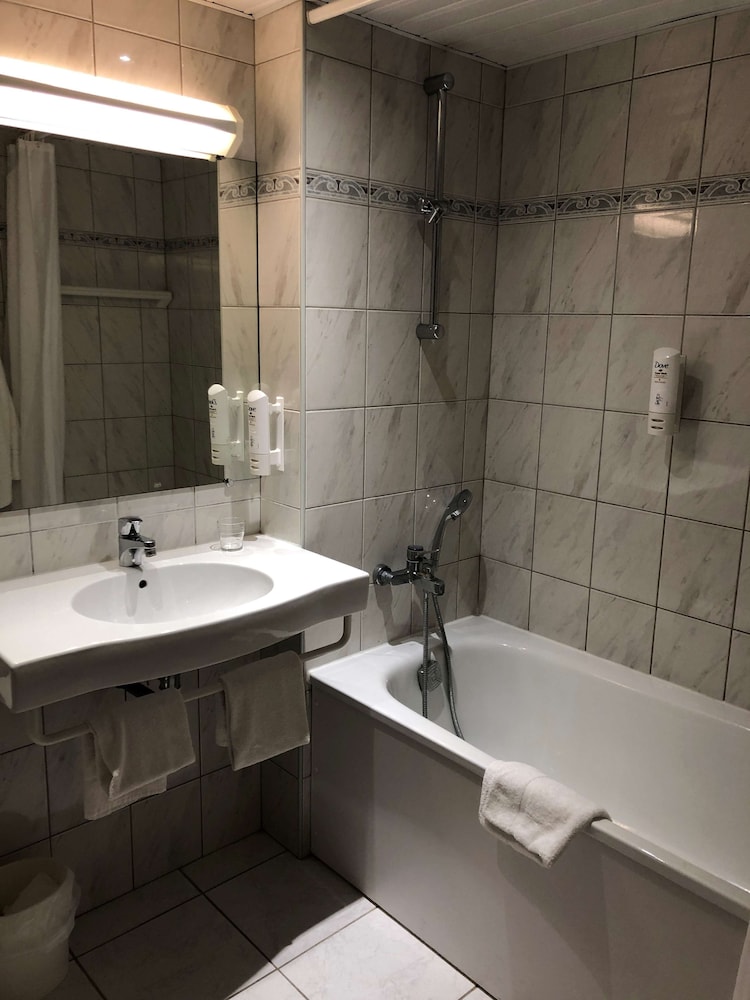 Standard Room, 1 Double Bed - Photo 10