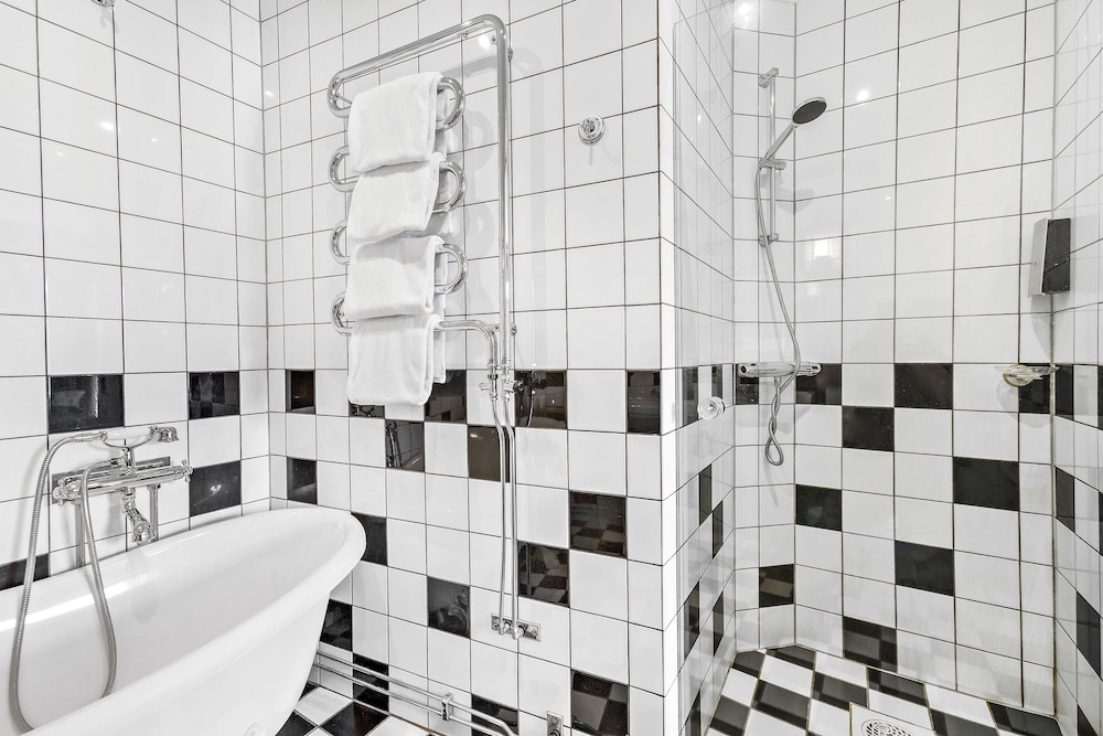 Junior Suite, Multiple Beds, Non Smoking - Photo 7