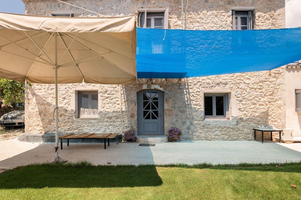 Villa photo 2