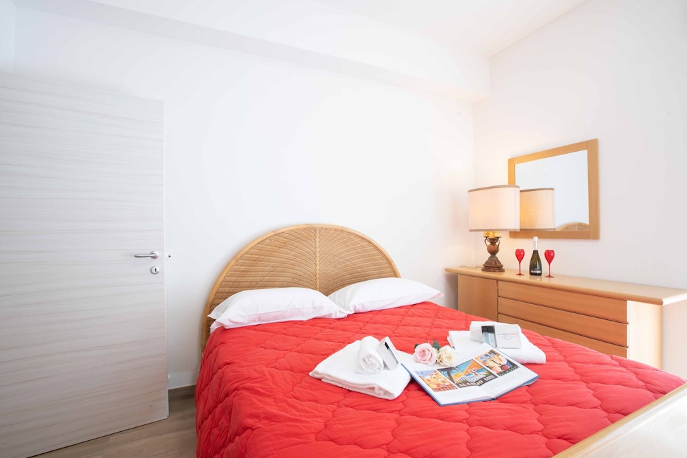 Standard Apartment, Multiple Beds (Anne Loren Al Mare)