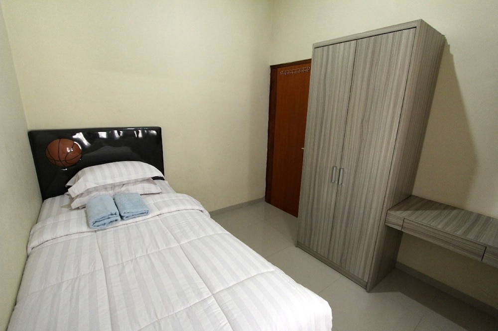 House, 2 Bedrooms photo 1