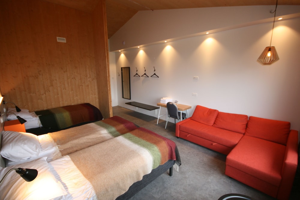 Family Room, Private Bathroom photo 1