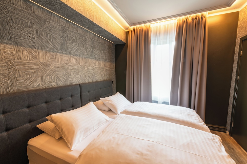 Clll - Double or Twin Room, Private Bathroom