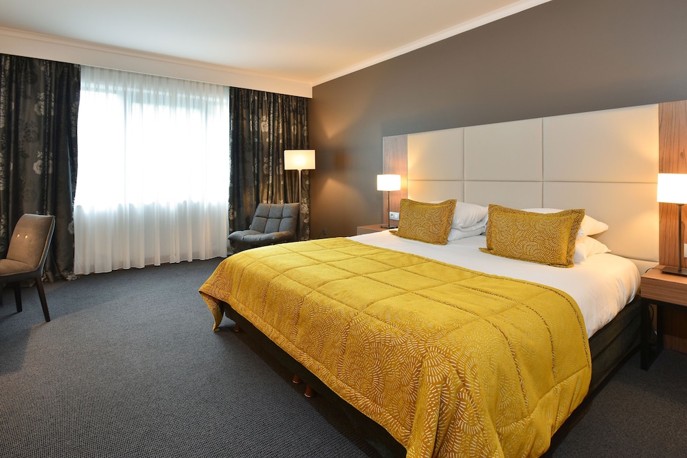 Superior Double or Twin Room, Bathtub photo 2