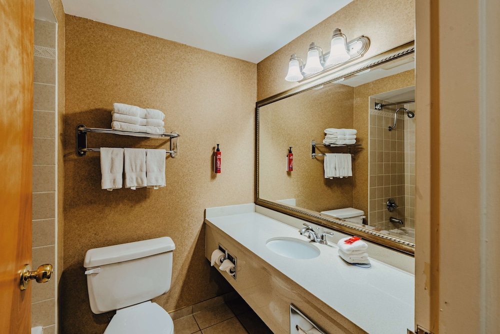 Family Suite, 2 Queen Beds, Non Smoking, Balcony - Photo 6