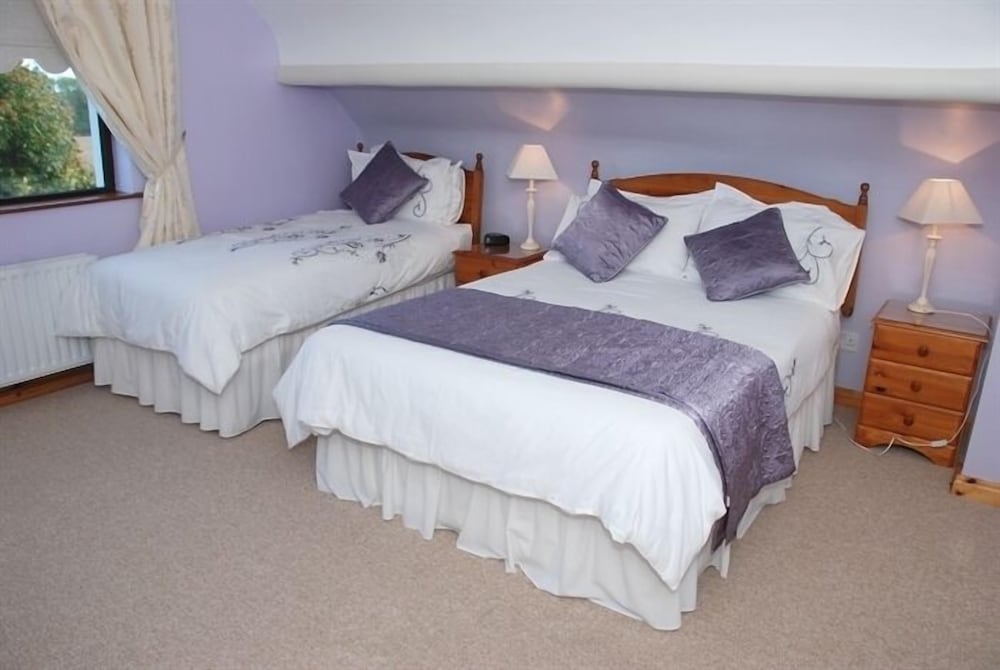 Room, Multiple Beds, Ensuite photo 1