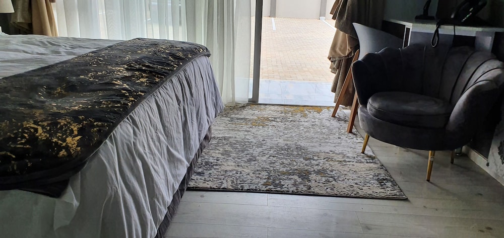 Deluxe Double Room, Courtyard View photo 2