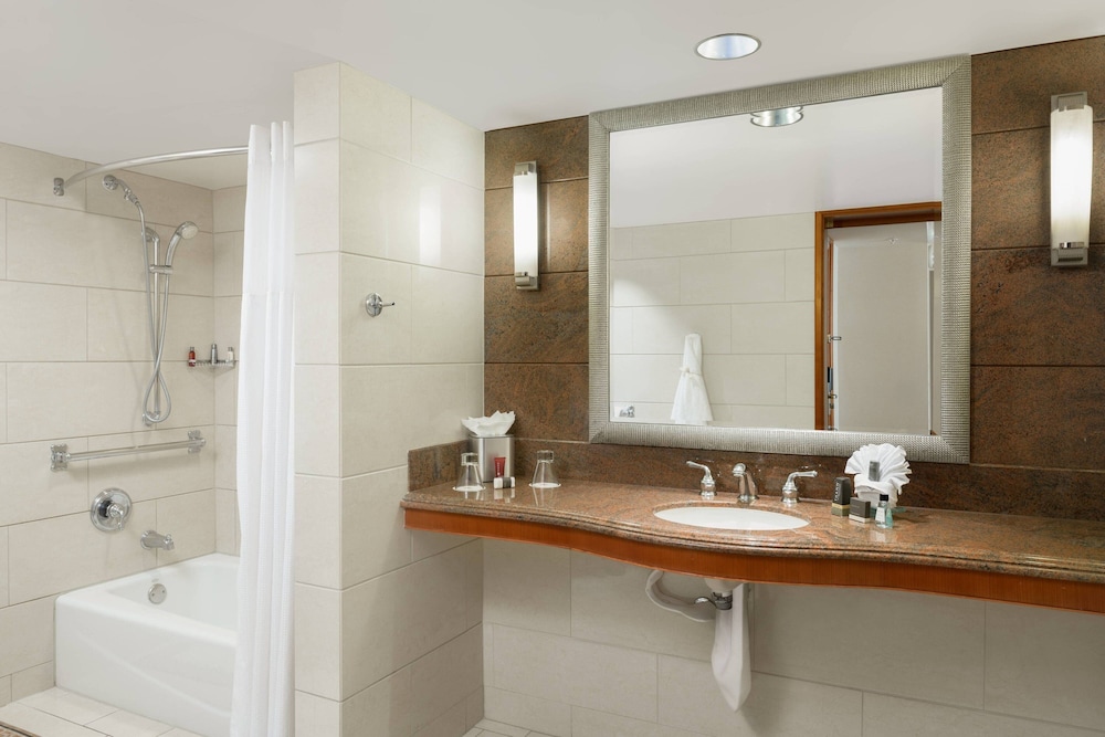 1 King, City View - No Resort Fees - Photo 5