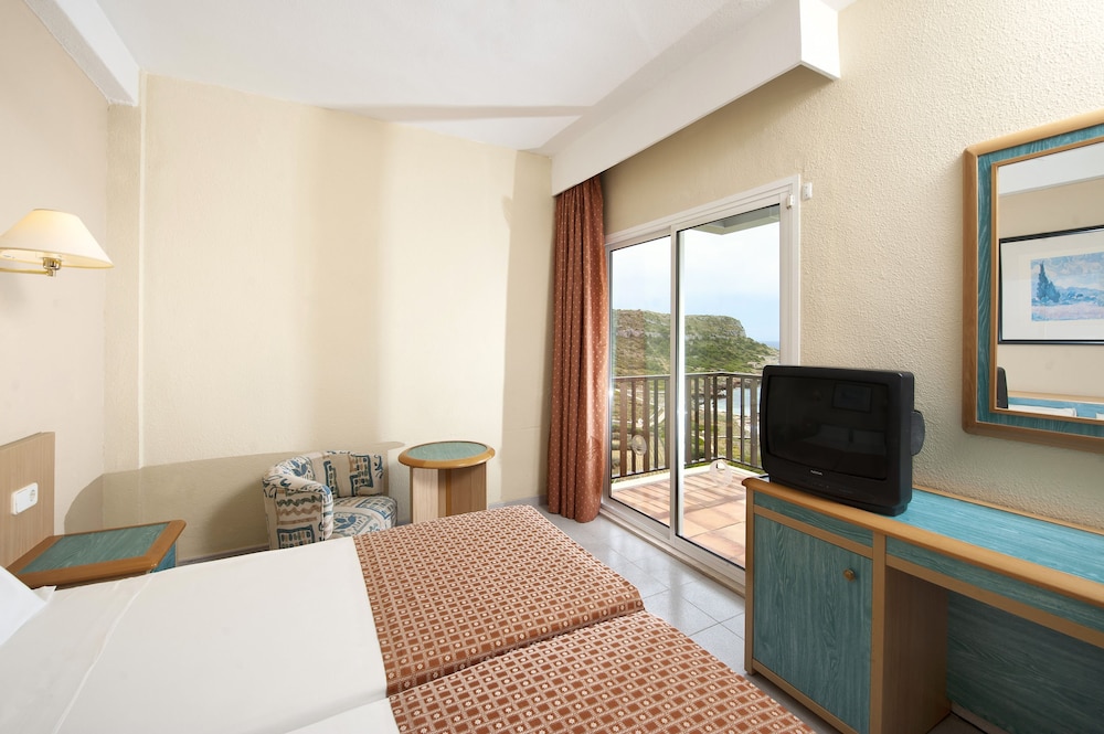Standard Room, Sea View (Front Sea View Son Bou) photo 3
