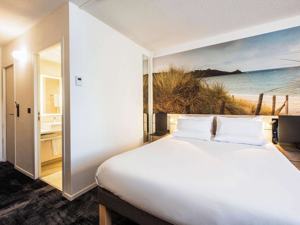 Classic Room, Multiple Beds - Photo 18